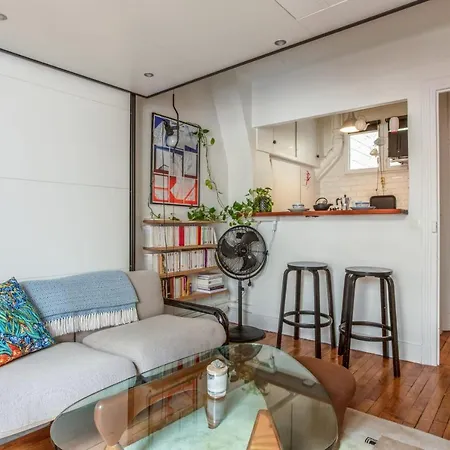 Superb In The Moulin Rougemontmartre Neighborhood - - Welkeys *